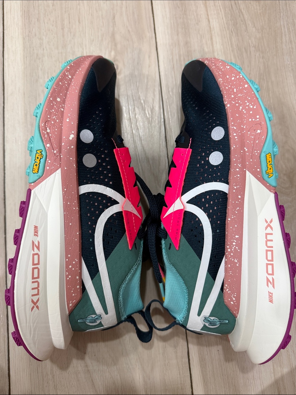 Nike Women’s Black Pink Teal Multi-Color Trail Running Shoes - Picture 3 of 9